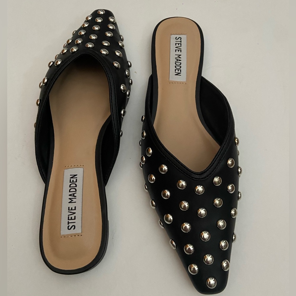 NEW!! Steve Madden Studded Flat Mules Size: 6